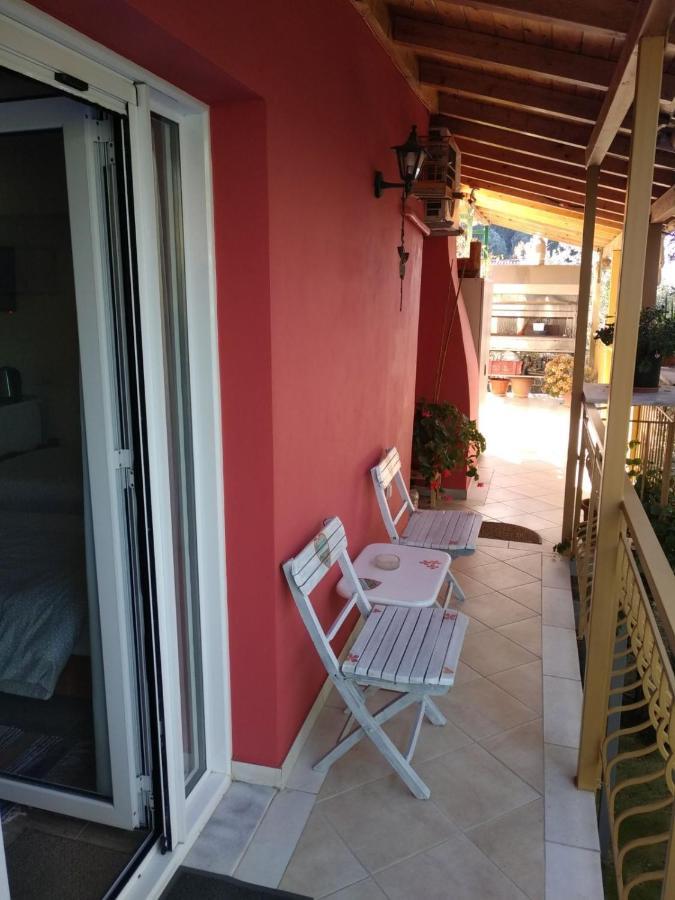 Kostas Walkers Point Bed & Breakfast Dafnata Ngoại thất bức ảnh