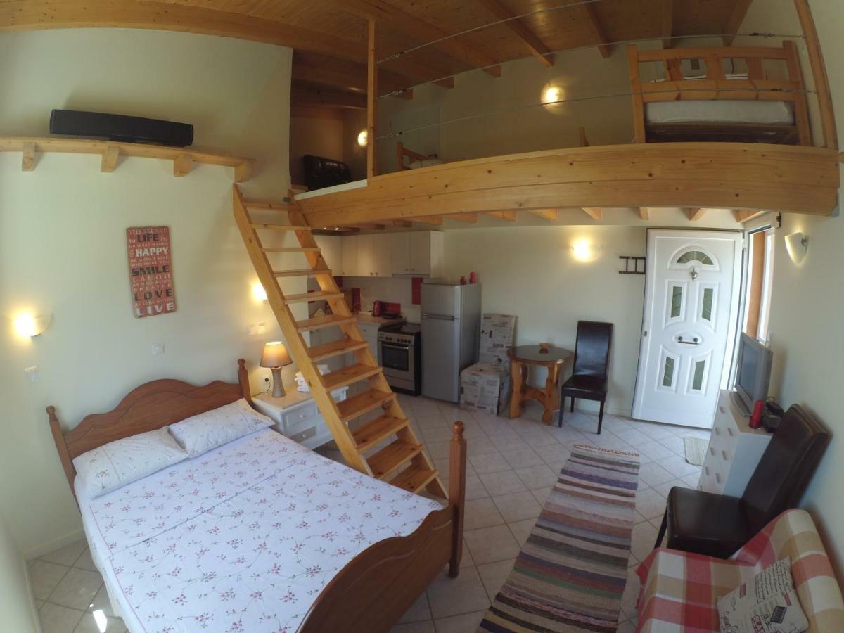 Kostas Walkers Point Bed & Breakfast Dafnata Ngoại thất bức ảnh