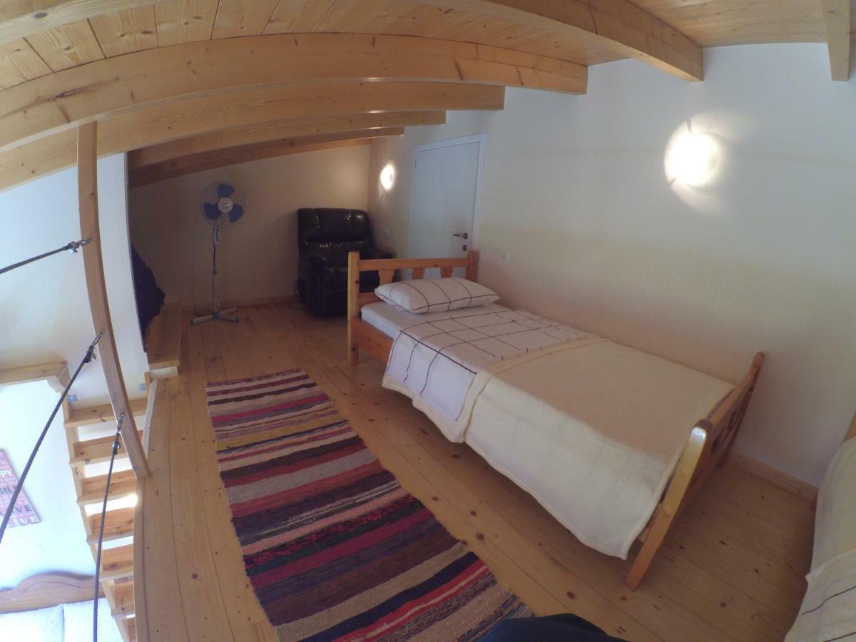 Kostas Walkers Point Bed & Breakfast Dafnata Ngoại thất bức ảnh