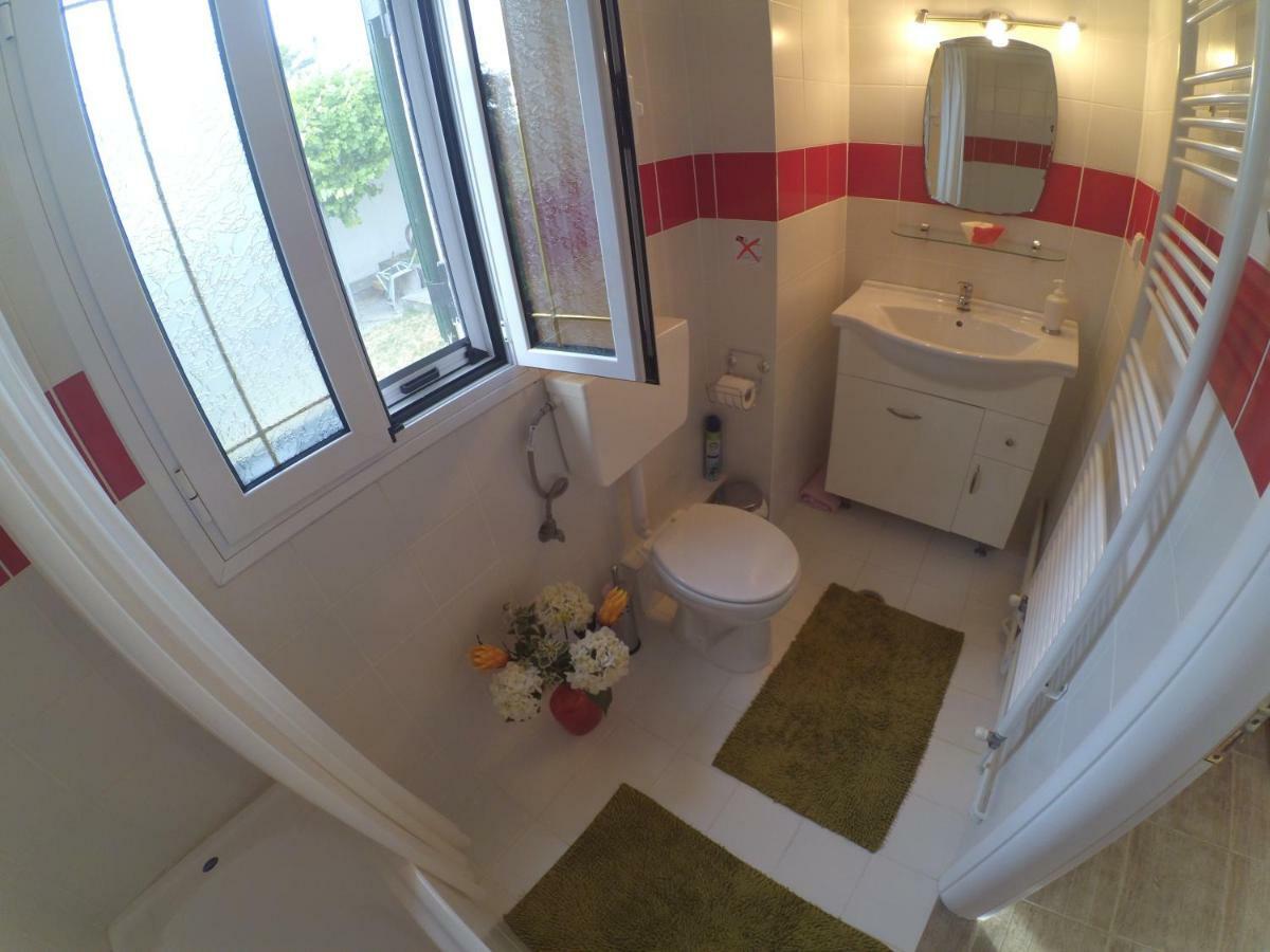 Kostas Walkers Point Bed & Breakfast Dafnata Ngoại thất bức ảnh