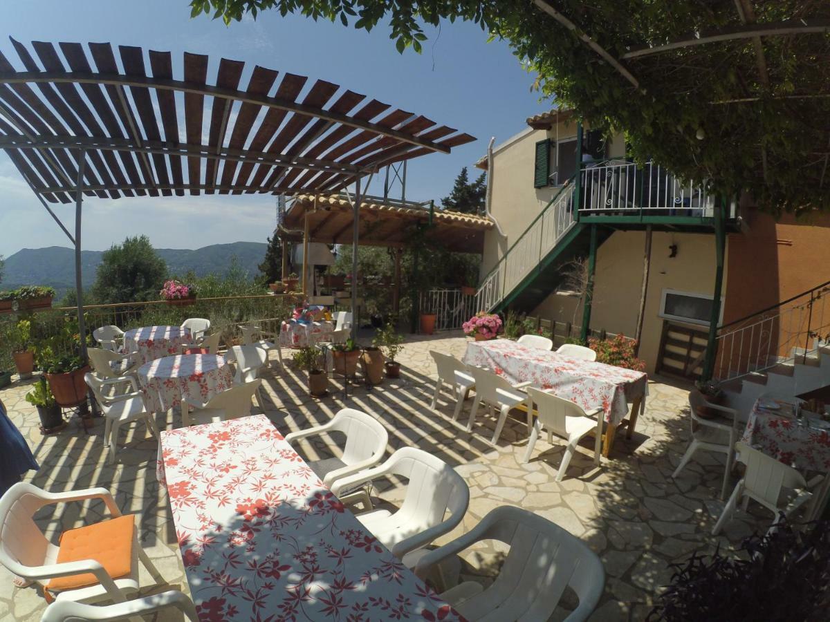 Kostas Walkers Point Bed & Breakfast Dafnata Ngoại thất bức ảnh